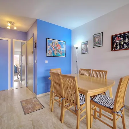 Very Pleasant 2 Garage Near The Beaches Cannes