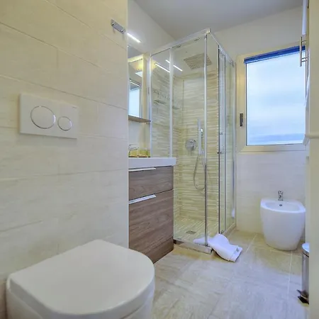 Very Pleasant 2 Garage Near The Beaches Appartamento *