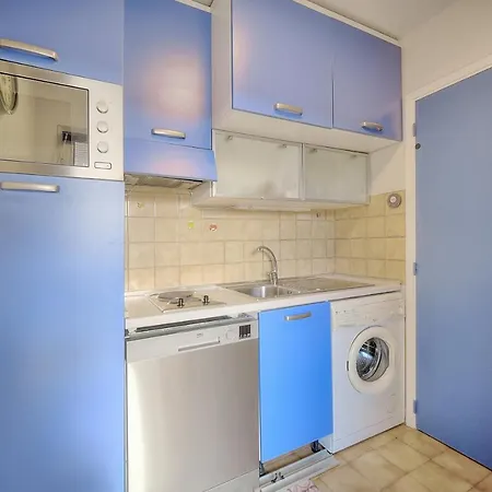 Very Pleasant 2 Garage Near The Beaches * Cannes